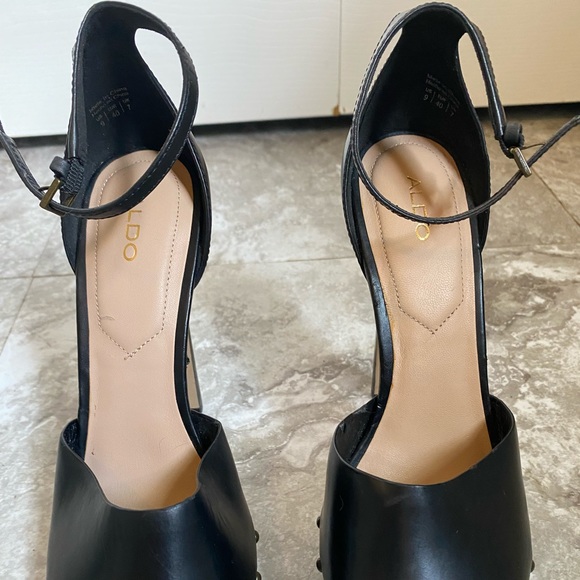 Peep-toe black high-heels from Aldo!! Beautiful shoe!! US 9/EU 40!! 2.5in heels! - Picture 5 of 6